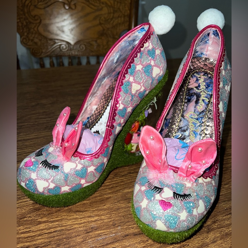 Like-new Irregular Choice “Hop to it” wonderland globe wedges Size EU 39